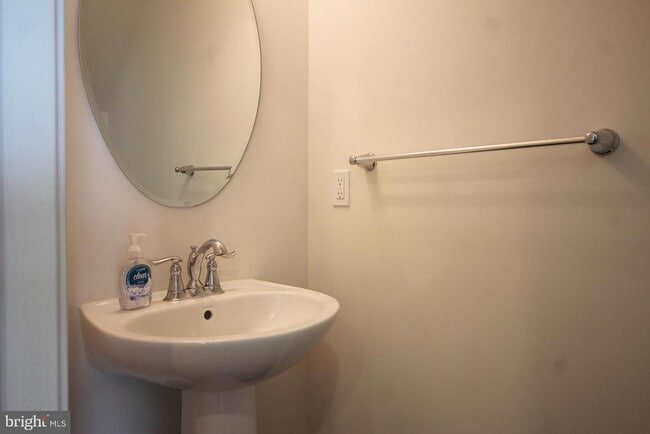 Building Photo - 13615 Air and Space Museum Pkwy