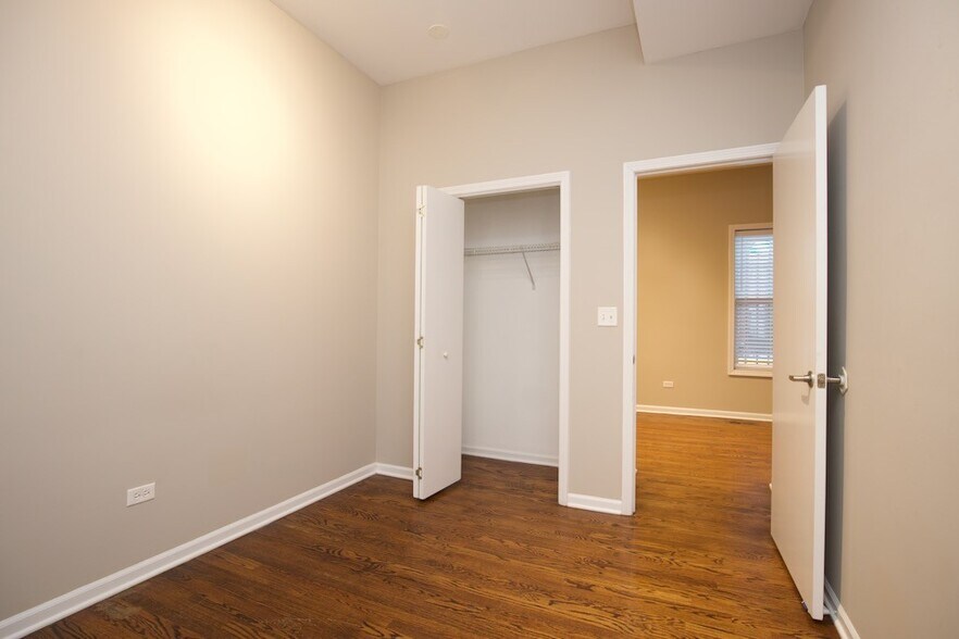 Building Photo - 2101 W Fletcher St