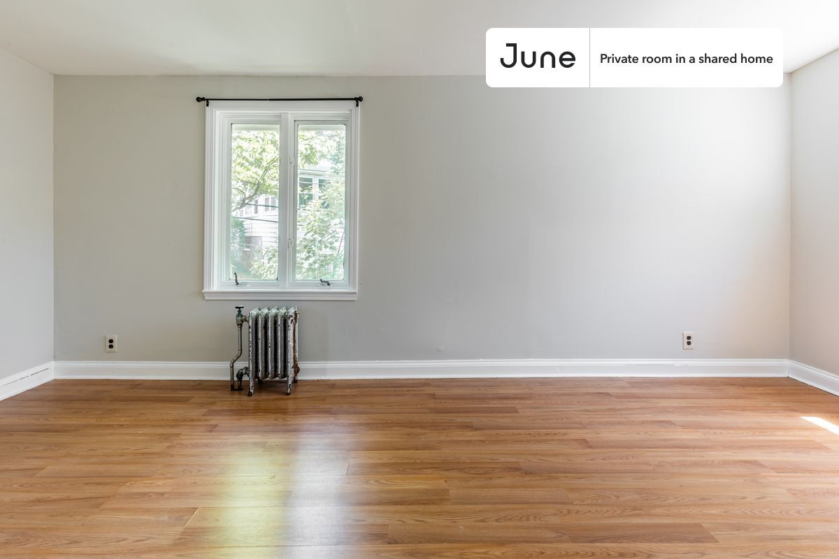 Building Photo - Room in Shared 9 bed/2 bath home