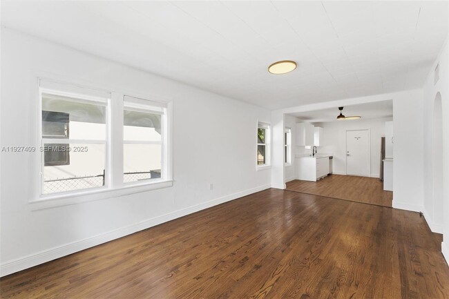 Building Photo - 559 NE 68th St