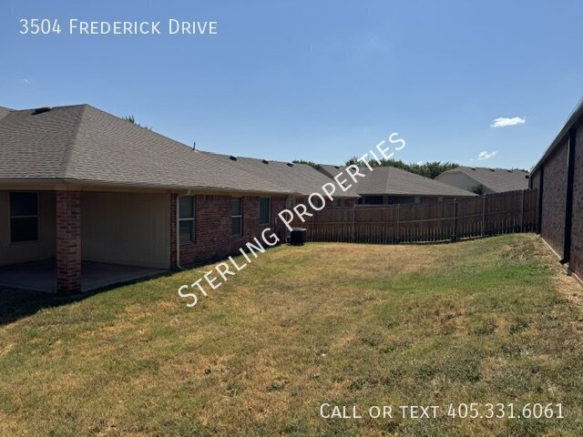 Building Photo - 3504 Frederick Dr