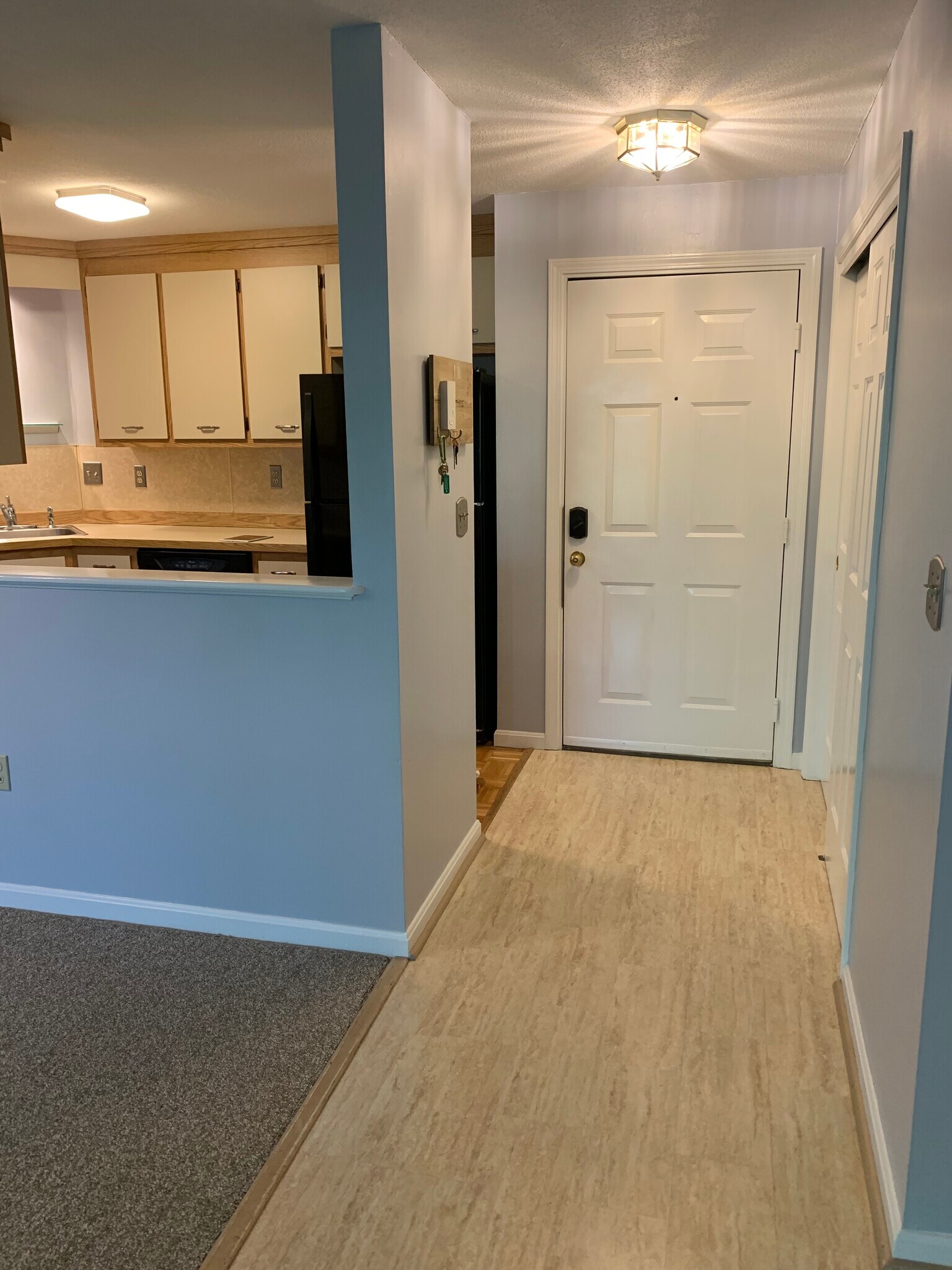 Building Photo - 30 Ledgewood Hills Dr