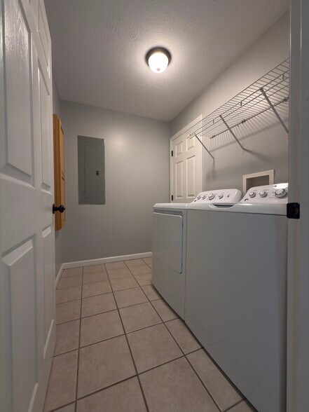 Building Photo - 113 Rystan Pl