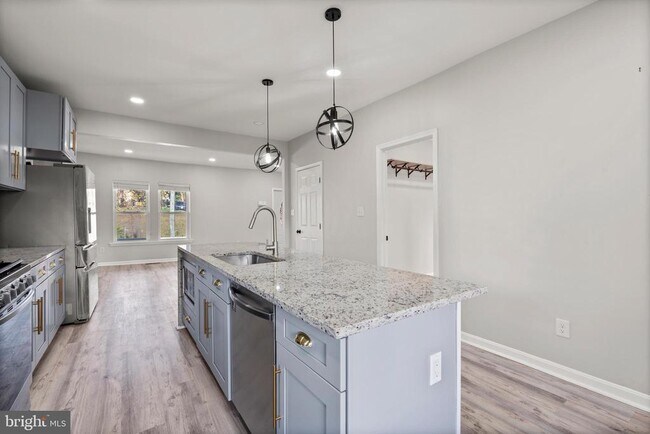 Building Photo - 3809 W Cold Spring Ln