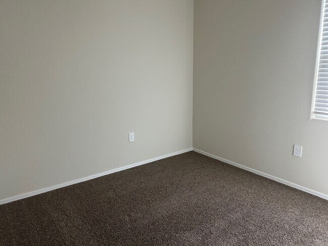 Building Photo - Brand New 4 Bedroom Home