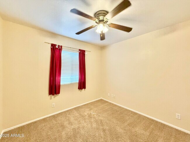 Building Photo - 2321 E Remington Pl