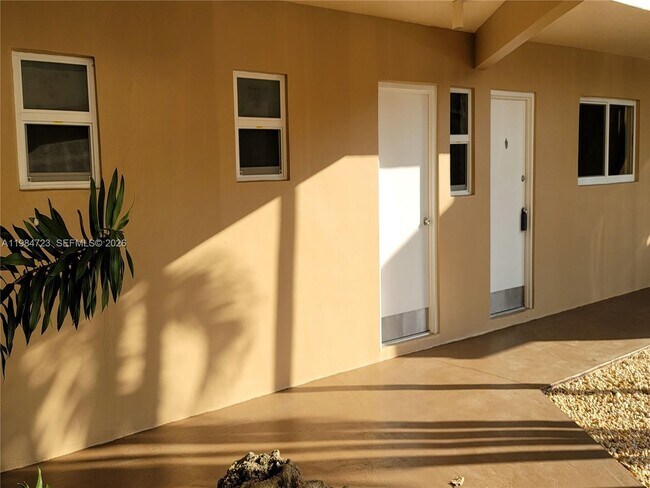 Building Photo - 7430 Miami Lakes Dr