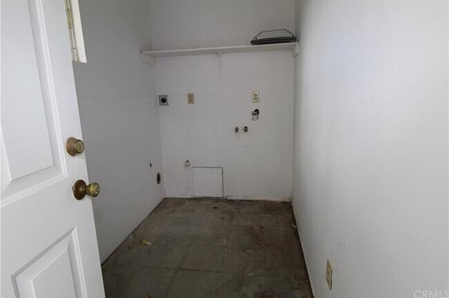 Building Photo - 6565 Mojave Ave