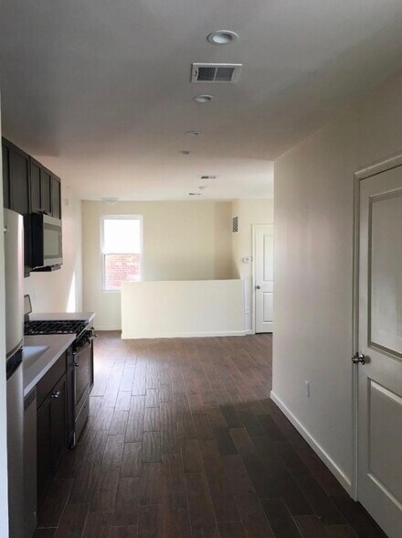 Building Photo - 2801 S 16th St