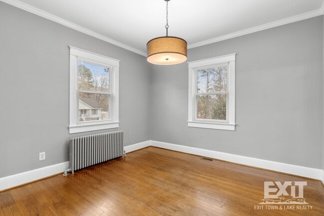 Building Photo - 3 Bedroom 1 Bathroom Home