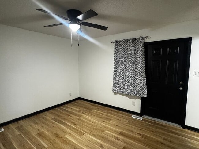 Building Photo - Updated 4 Bedroom Ranch in Established Nei...
