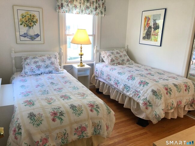 Building Photo - 40 Parkway S