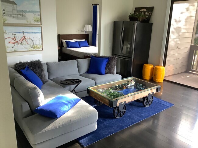 Living room and den - 9 Madrona