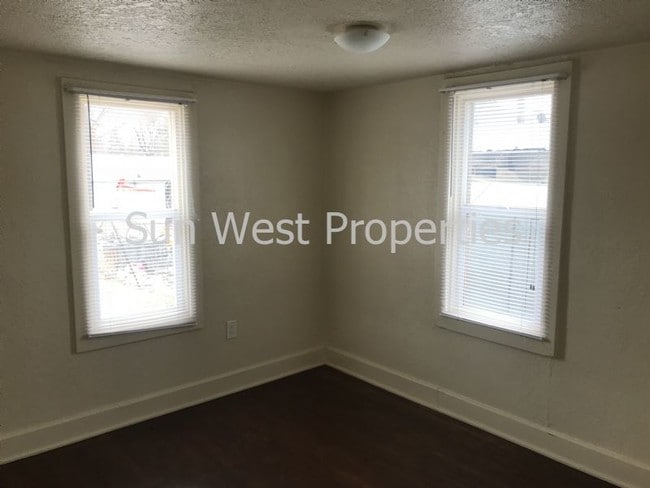 Building Photo - All utilities Paid!