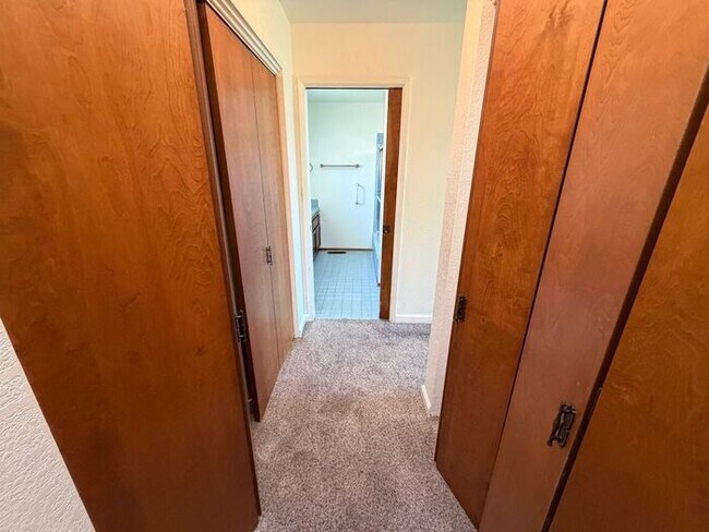 Building Photo - Lovely home in Marina available NOW!