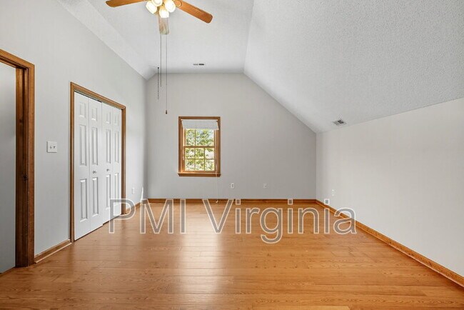 Building Photo - 932 Nugent Dr