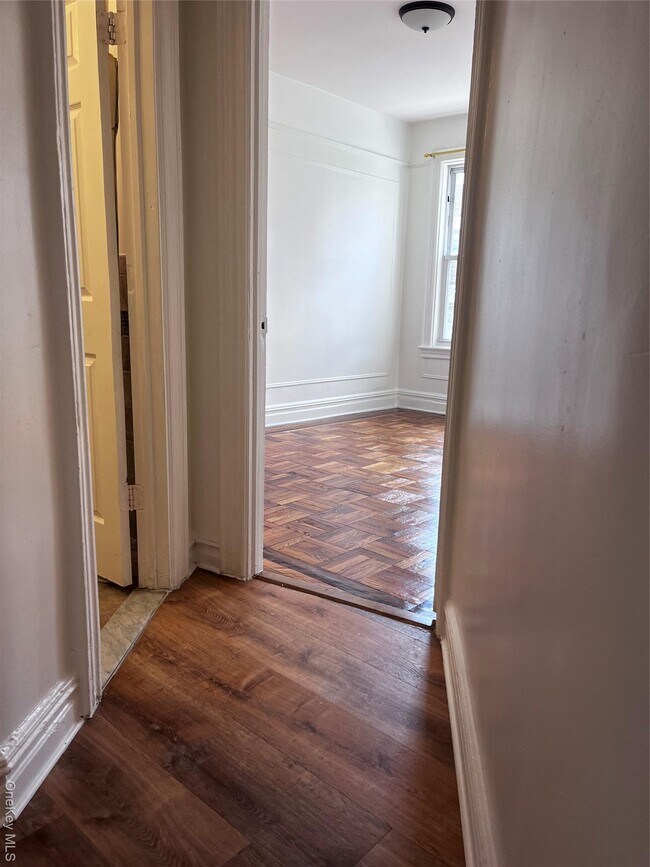 Building Photo - 1129 Noble Ave