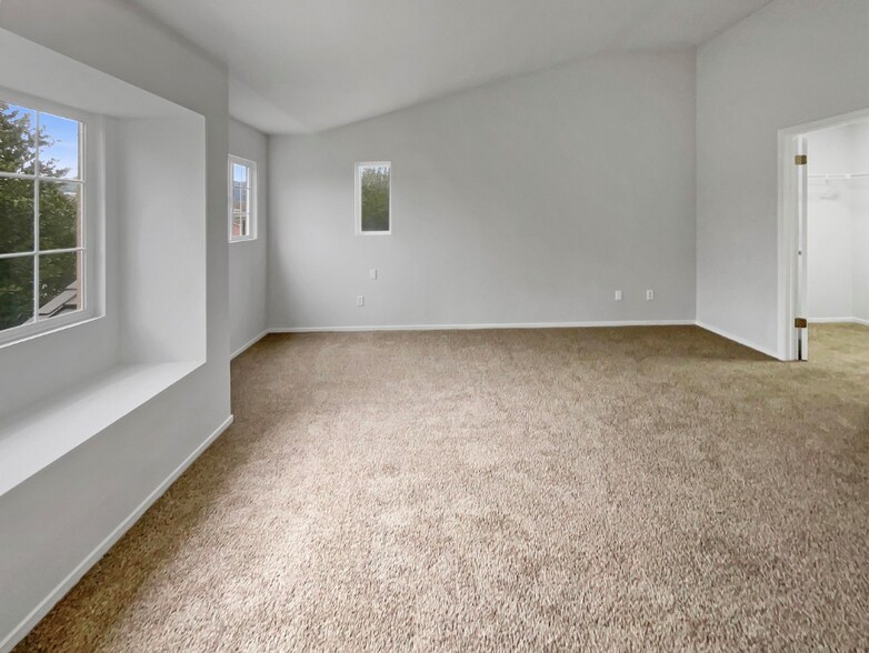 Building Photo - 4455 Meadow Valley Cir