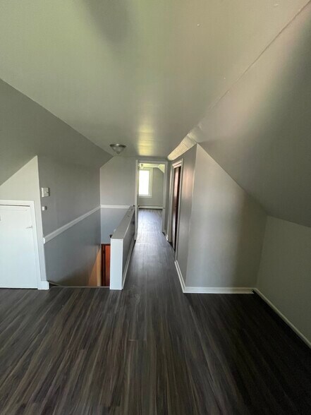 Building Photo - 601 Aero Dr