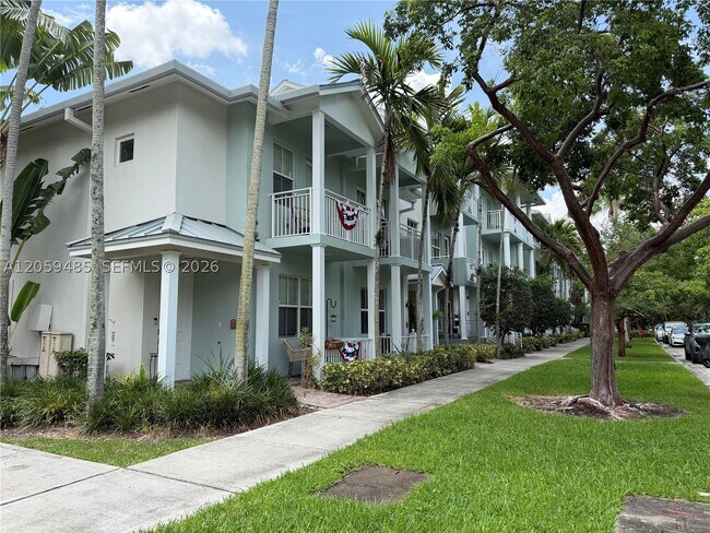 Building Photo - 1335 SW 4th Ct