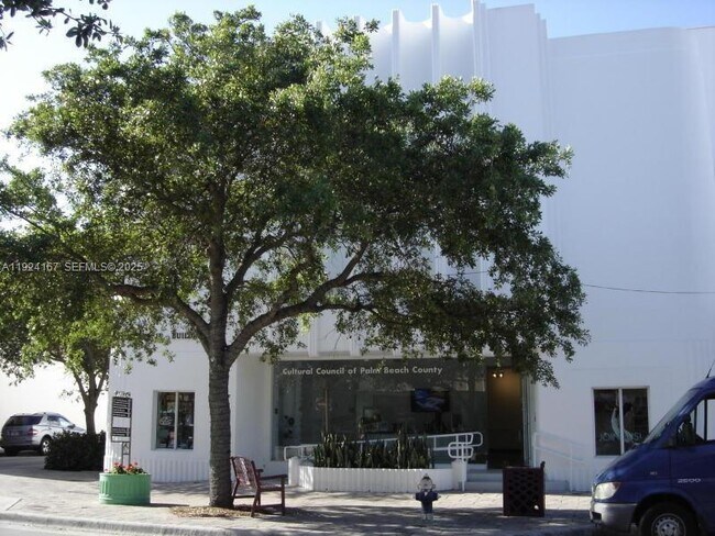 Building Photo - 417 N K St