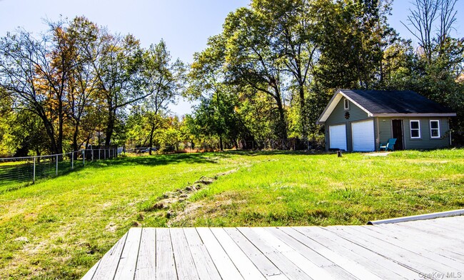 Building Photo - 13 Strack Rd