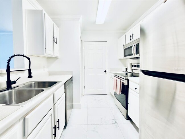Building Photo - 18111 Bridle Bit Ln