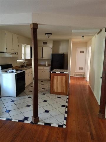 Building Photo - 1401 W Lovers Ln