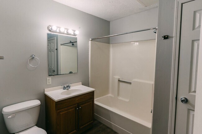 Building Photo - 1809-1811 Morton - Four Eight