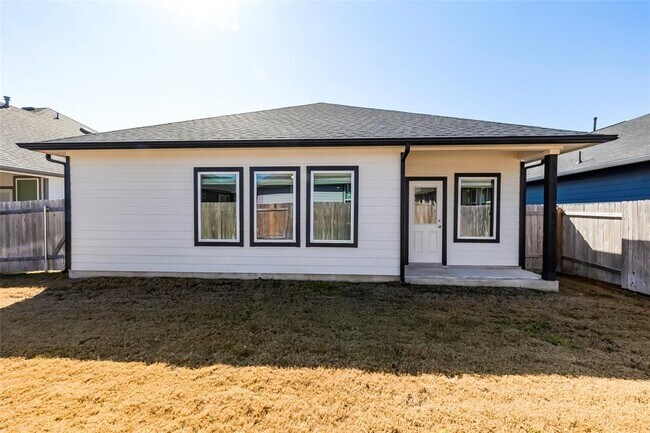 Building Photo - 141 Yellowstone Dr