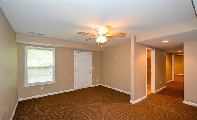 Building Photo - 4166 Round Stone Dr