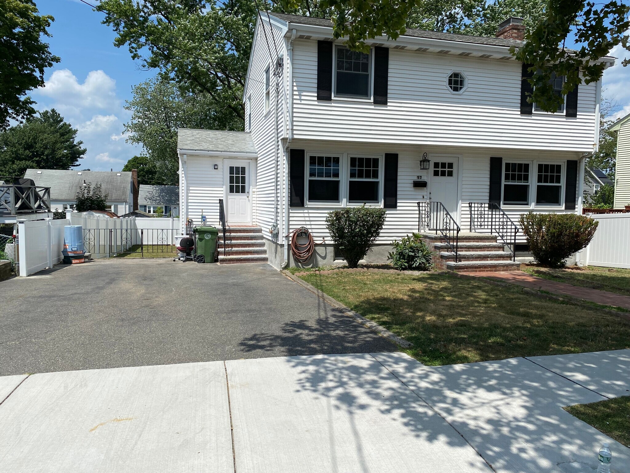 Building Photo - 17 Piermont St