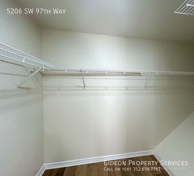 Building Photo - 5206 SW 97 Way