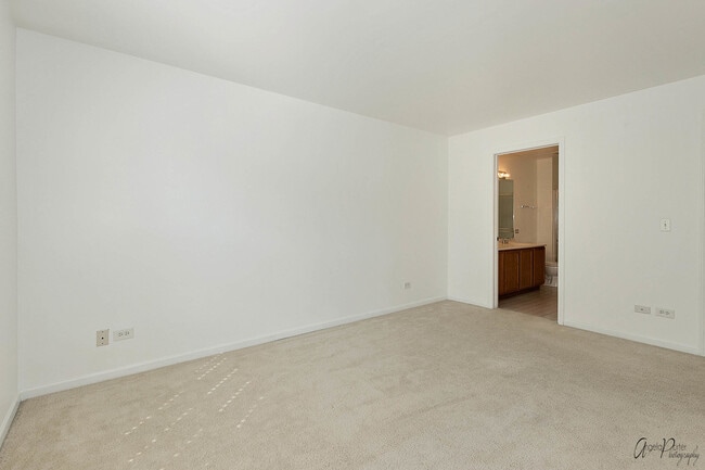 Building Photo - 1187 N Red Oak Cir