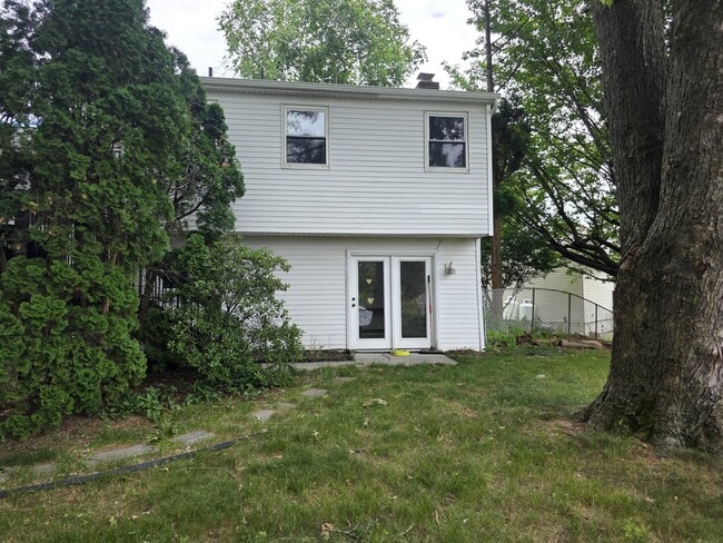Building Photo - 7 Countryside Ct