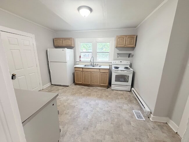 Building Photo - "Charming 3-Bedroom Home in the Heart of Winston-Salem-Pets Welcome Housing Vouchers Accepted!