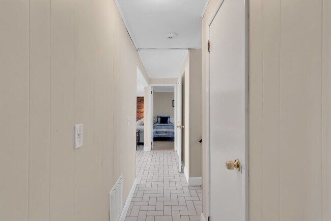 Building Photo - 415 15th Ave
