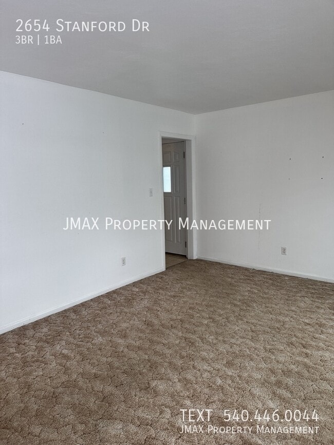 Building Photo - 2654 Stanford Dr