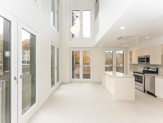 Building Photo - 2291 NW Glisan St