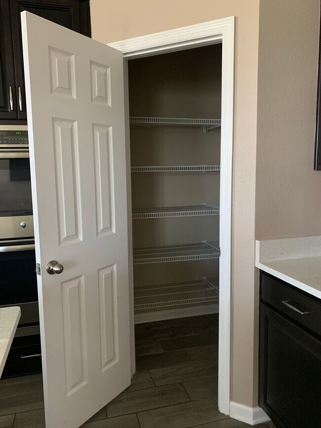 Building Photo - Single Family Home Westyn Bay