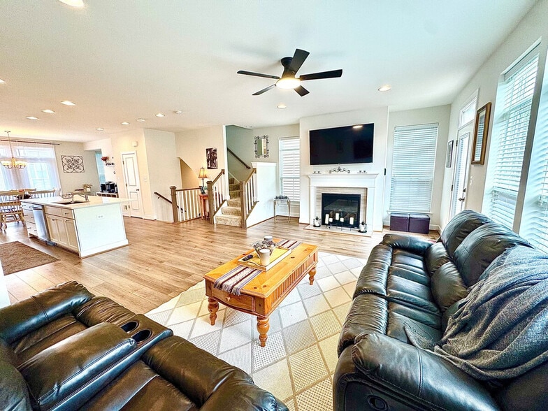 Building Photo - 5205 Ridgeview Retreat Dr