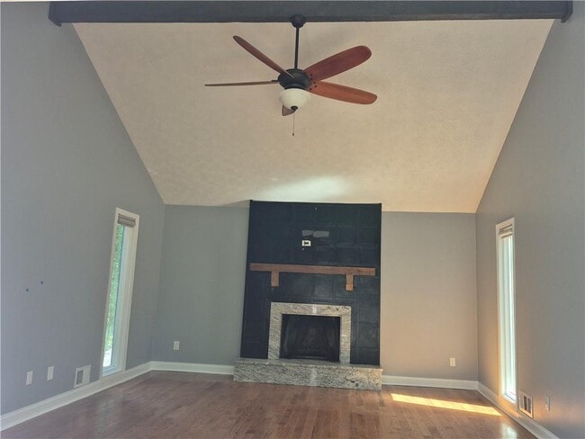 Building Photo - 735 Chickadee Ct SW