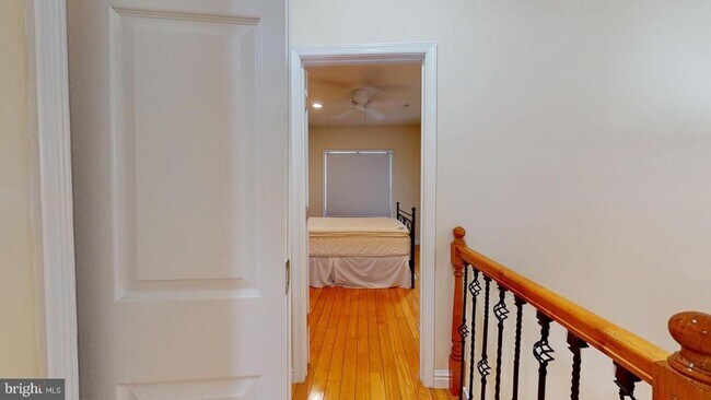 Building Photo - 615 16th St NE