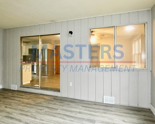 Building Photo - 2017 Garden Ln