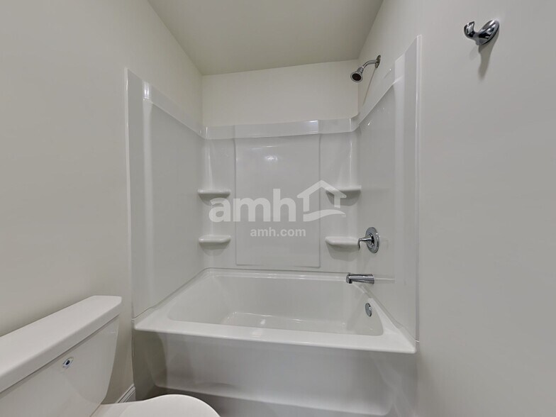 Building Photo - 110 Pecan Dr