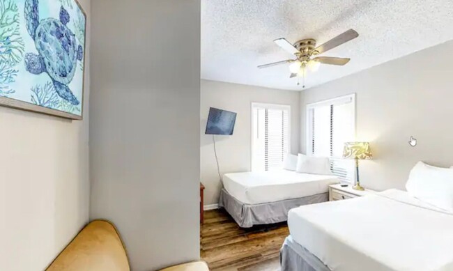 Building Photo - Fully Furnished 2 Bed/ 1 Bath downstairs u...