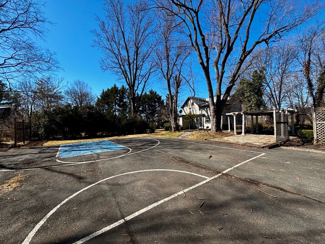 Building Photo - 8122 John Mosby Hwy