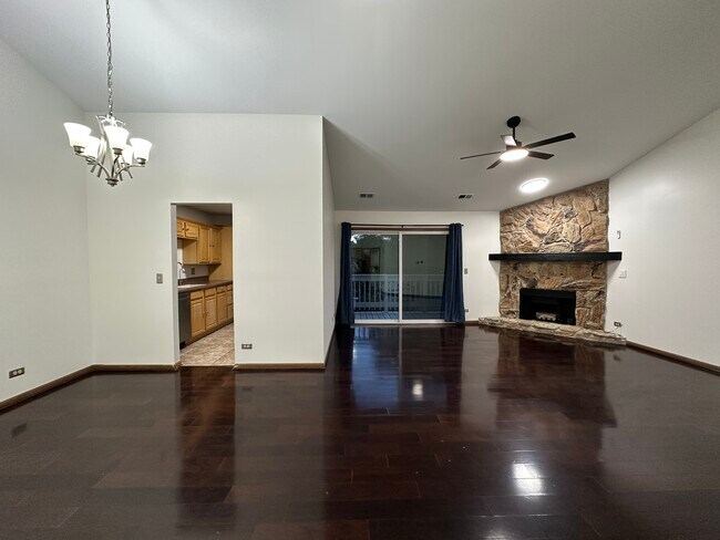 Building Photo - 216 Charleston Ct