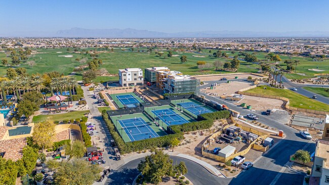 Building Photo - 180 Degrees of Golf Views