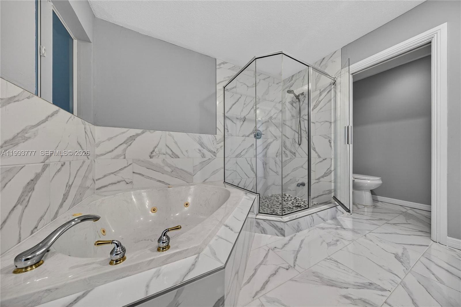 Building Photo - 2801 Coral Shores Dr